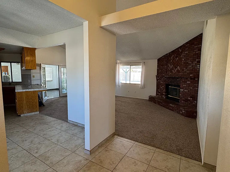 9224 Greenwood Ave — Photo 6