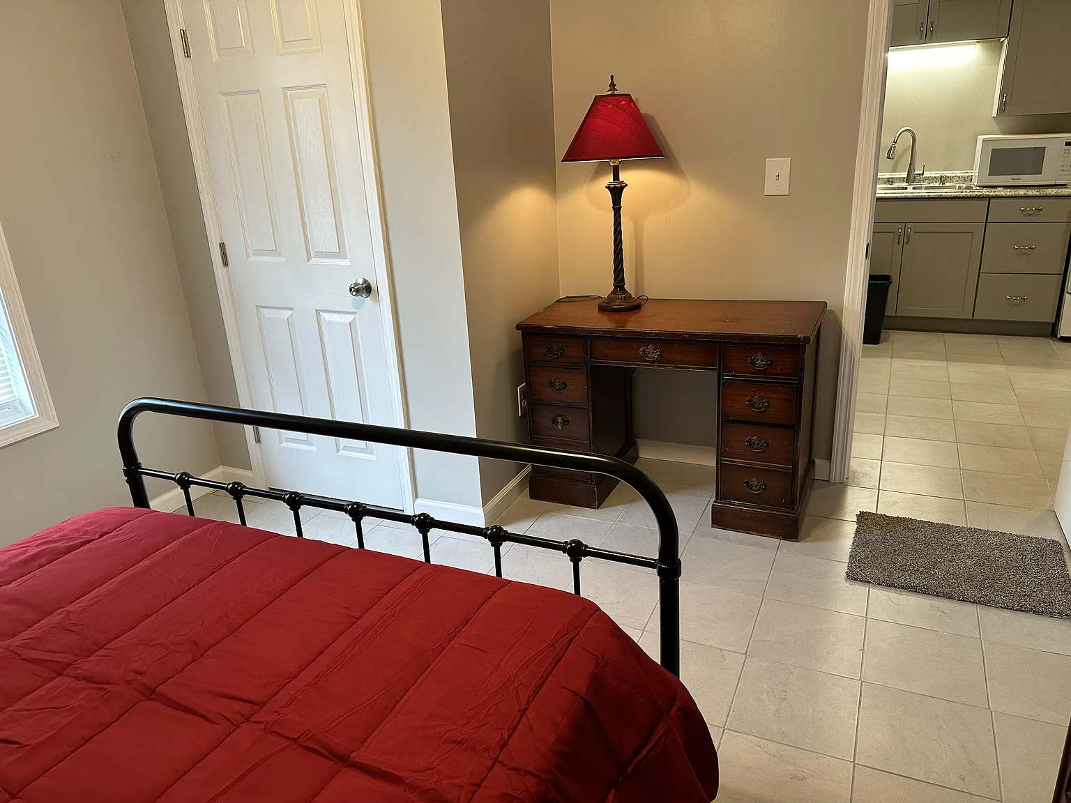 4 bed, 4.0 bath, 1500 sqft, $1,139 — Photo 2