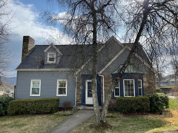 220 Cedar St, Corning, NY 14830