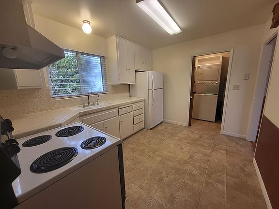 4th image of 1138 Seamas Ave