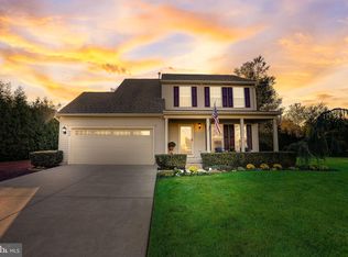 858 Foxmoor Dr, Vineland, NJ 08361