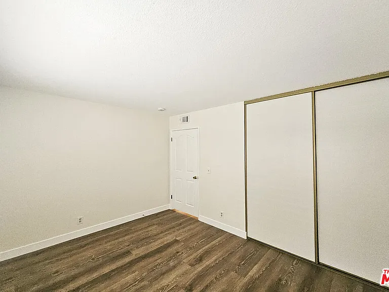 7556 Thousand Oaks Dr — Photo 11