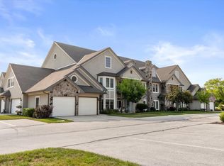 N30W23049 Pineview Cir UNIT 4, Pewaukee, WI 53072