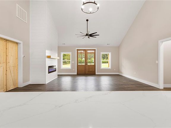 2nd image of 10391 Ivor Rd