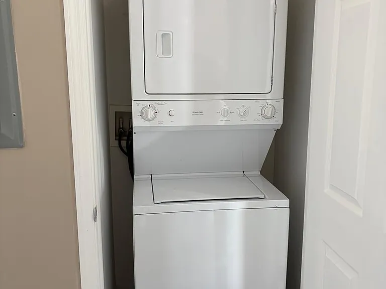 2100 Van Buren St #322 — Photo 16