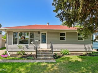 1121 4th Ave NW, East Grand Forks, MN 56721