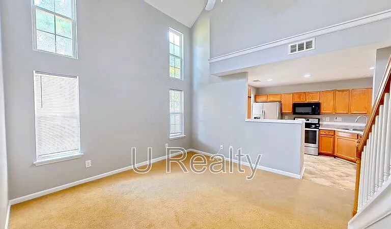11010 Alderbrook Ln — Photo 4