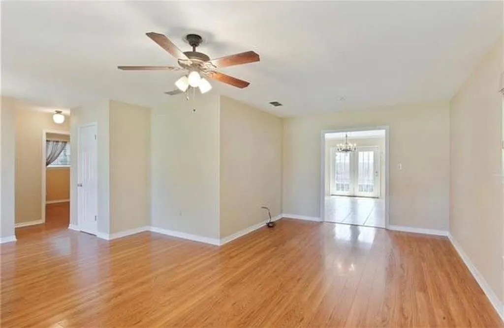 3 bed, 2000 sqft, $3,000 — Photo 4