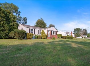 25 Hibiscus Dr, Cranston, RI 02920