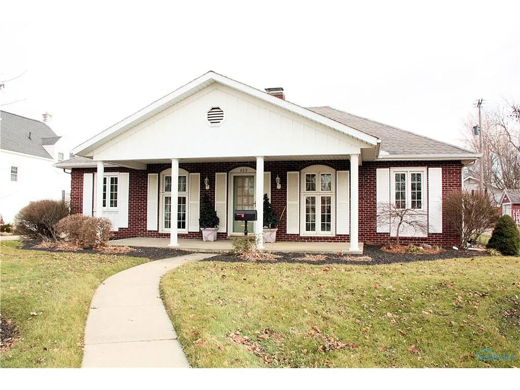 409 Jefferson Ave photo 1