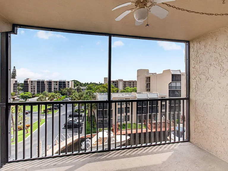 12 Royal Palm Way #501 — Photo 32