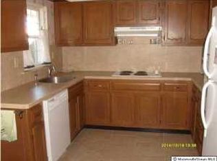 907D Dumbarton Dr, Lakewood, NJ