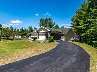 186 Rand Hill Rd, Morrisonville, NY 12962