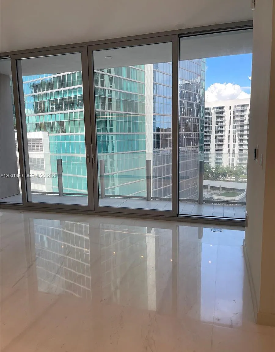 Aston Martin Residences — Photo 3