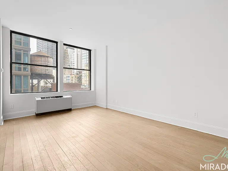 15 Park Row #4A — Photo 2