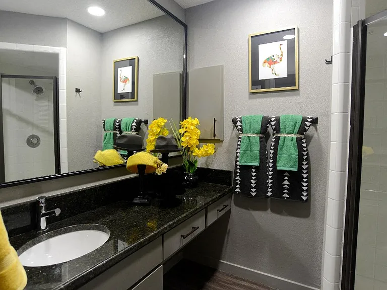 The Beverly — Photo 12