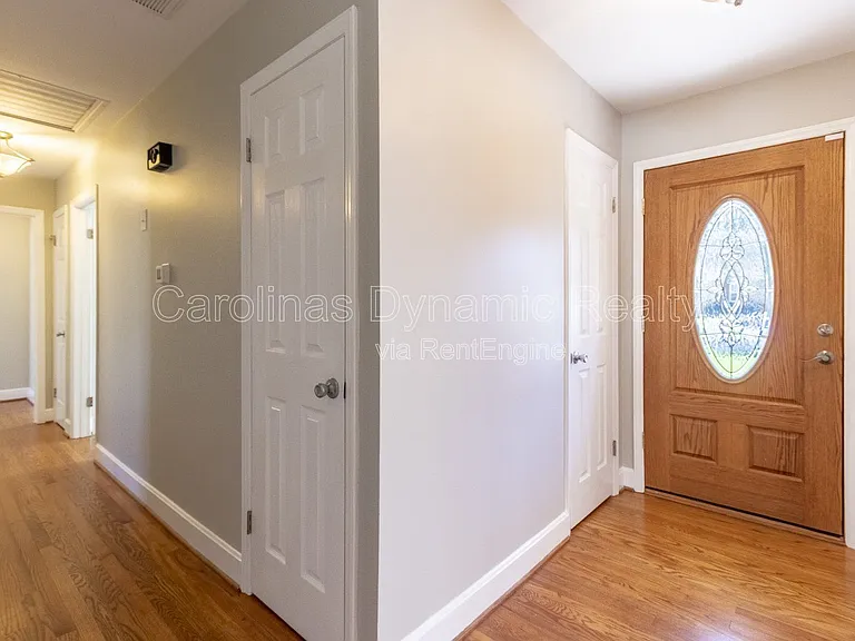 6618 Castlegate Dr — Photo 6