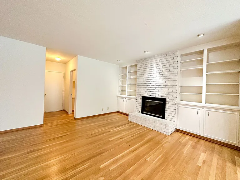 116 Granada Way — Photo 5
