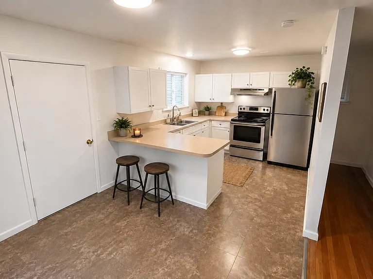 1140 Park Ave — Photo 2