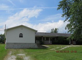 369 N Lake Dr, Oneida, TN 37841