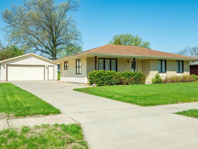 450 N 9th St, Carlisle, IA, 50047
