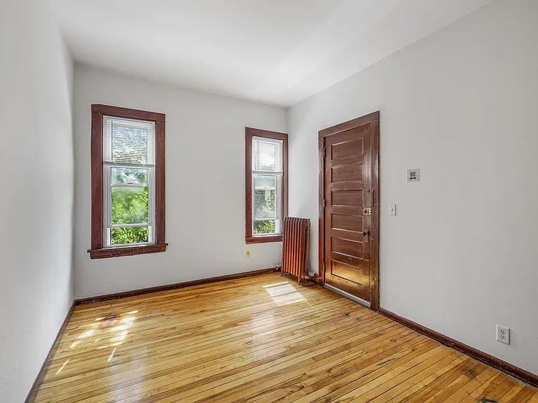 Doolittle 2735 Humboldt Ave S — Photo 6