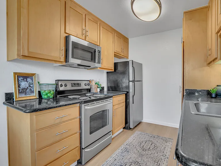900 Cambridge Dr #182 — Photo 6