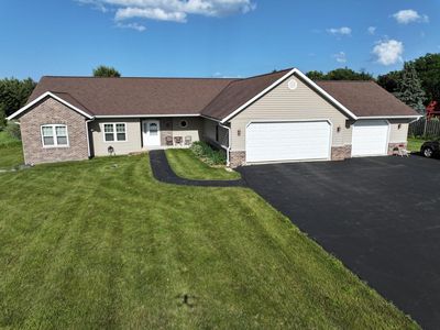 1522 Indian Hill DRIVE, Grafton, WI, 53024