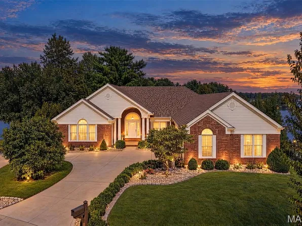 33 Moorings Dr, Lake Saint Louis, MO 63367