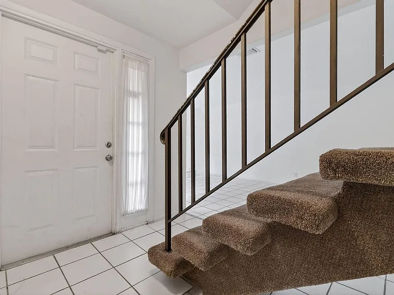 3502 Gardens East Dr #B — Photo 7