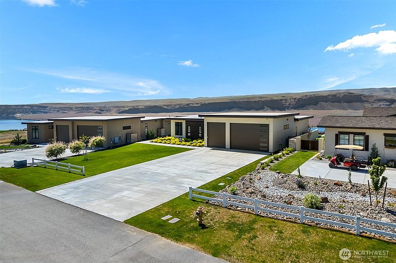2nd image of 9665 Ridgeview Drive NW