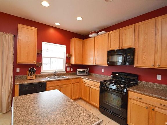 3rd image of 3207 Peacock Cir