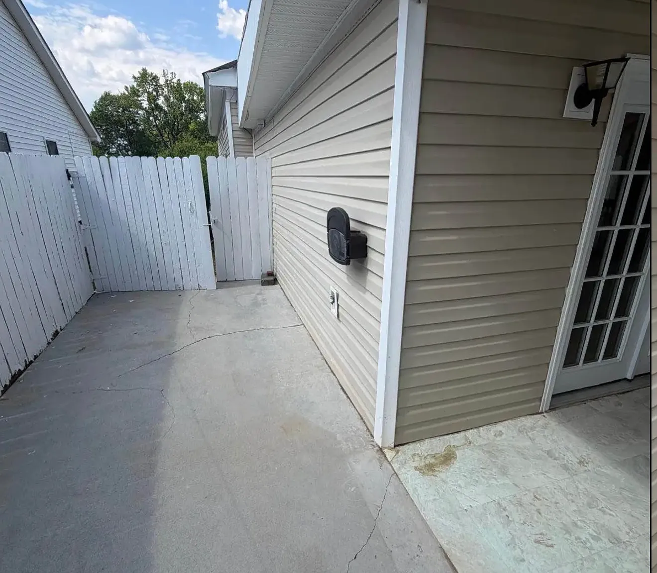 3 bed, 1017 sqft, $1,600 — Photo 3
