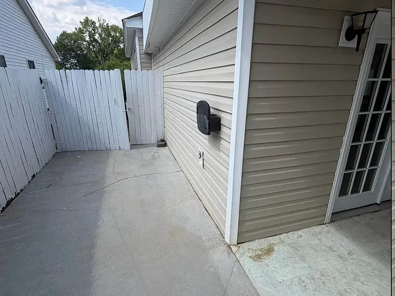 1125 Textile Pl — Photo 3