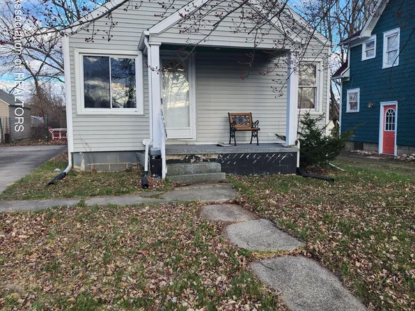 2013 Alpha St, Lansing, MI 48910
