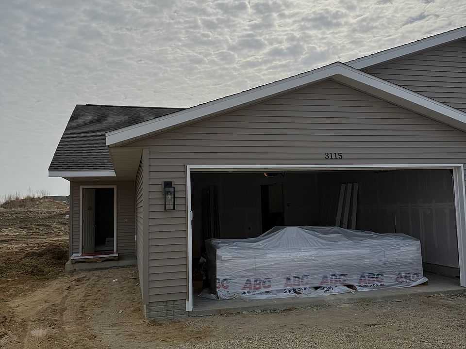 2nd image of 3115 Chickadee St SW