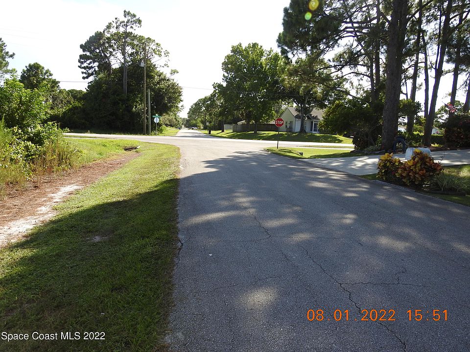 2nd image of 1412 Valerius St SE