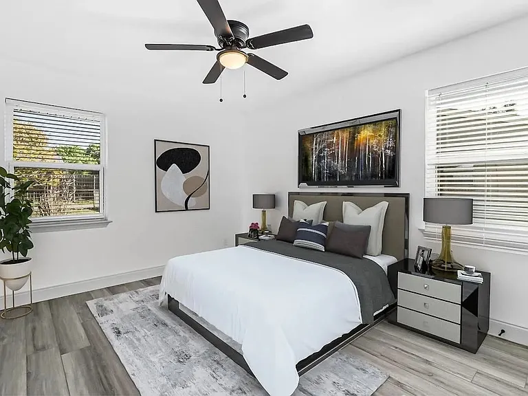 502 Melrose Dr — Photo 7