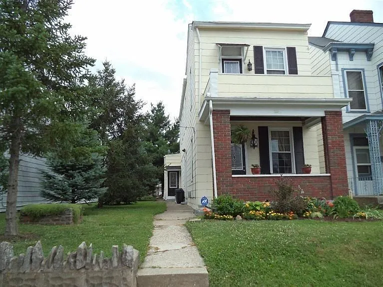 212 Prospect St photo 1