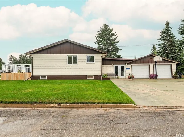 301 9th STREET E, Wynyard, SK S0A 4T0