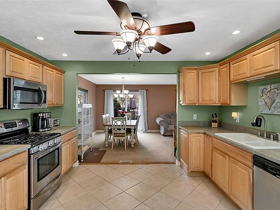 5th image of 1409 Yorktown Dr