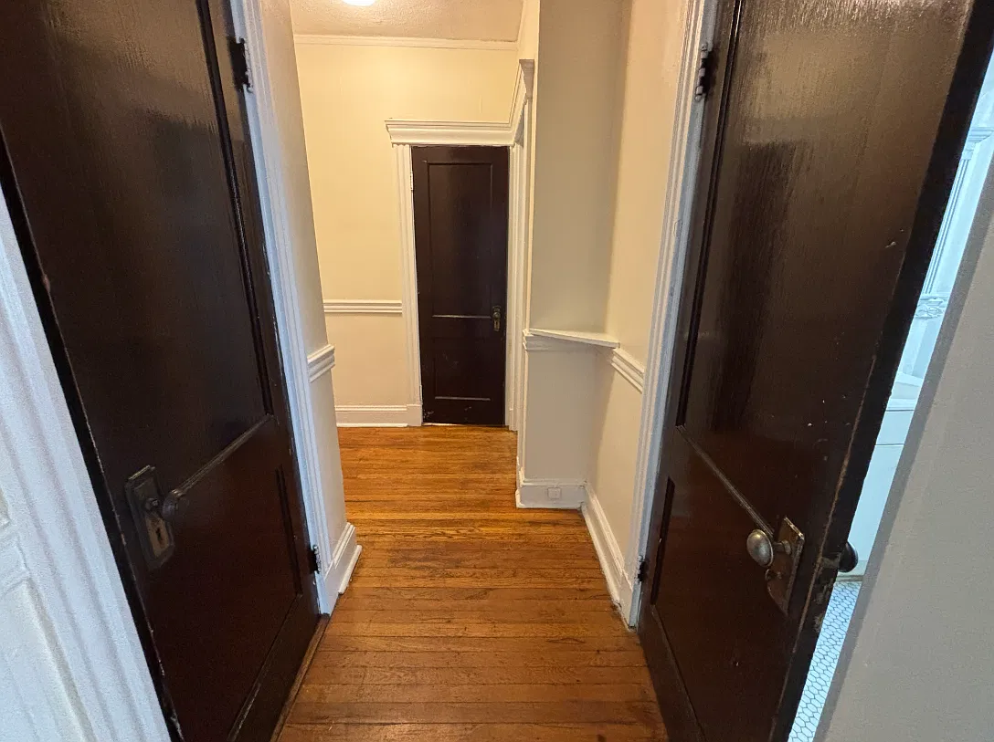 Studio, 420 sqft, $1,800 — Photo 3