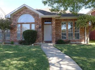 2205 Chapman Dr, Carrollton, TX 75010