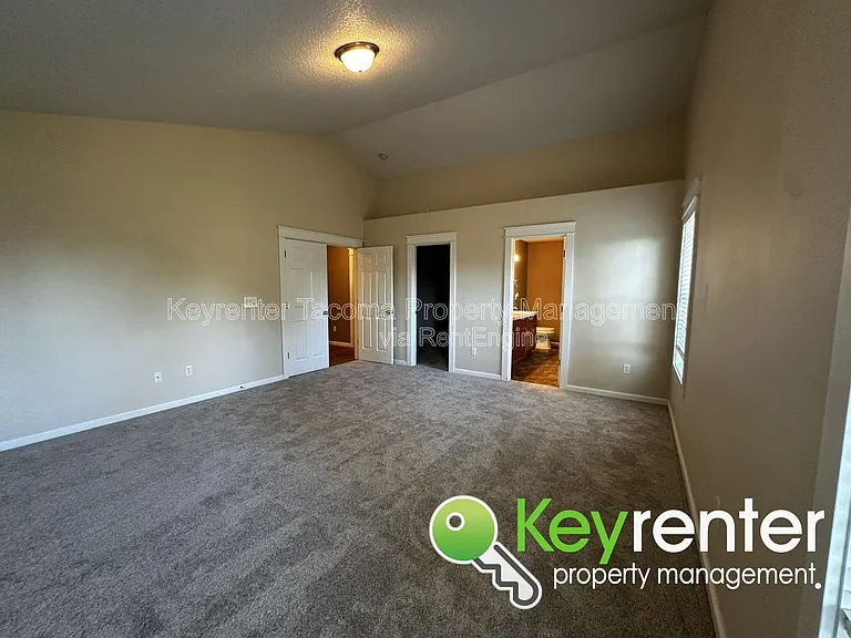 809 SE 9th Cir — Photo 15