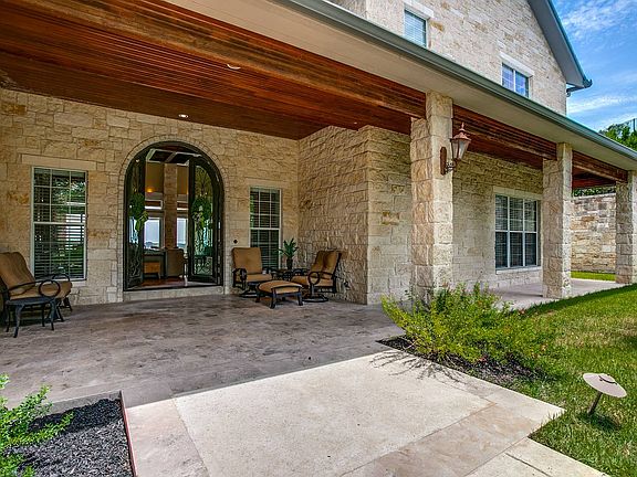 3rd image of 44 Vineyard Dr