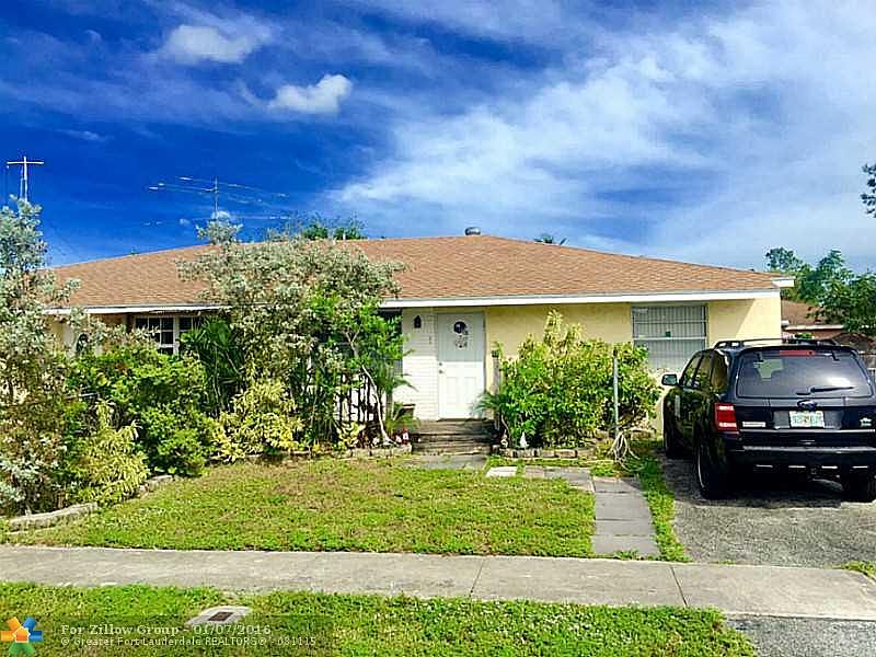 1st image of 4594 Gladiator Cir