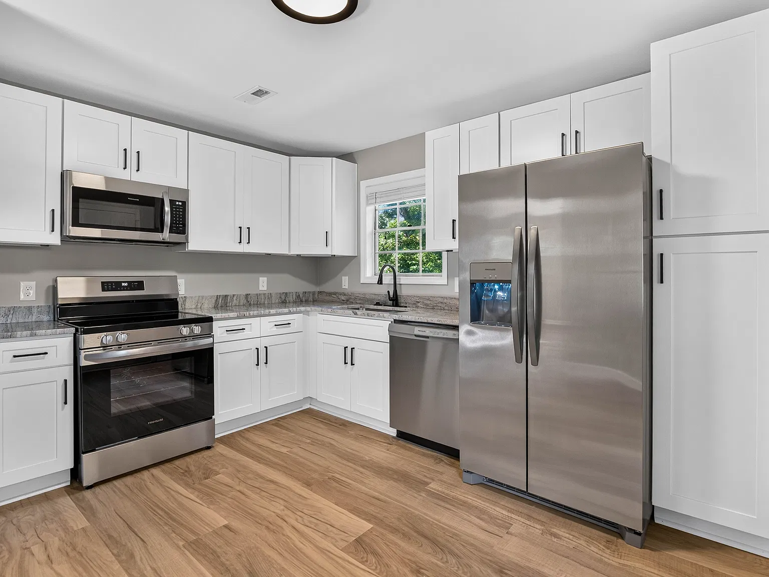 4 bed, 1196 sqft, $1,850 — Photo 4