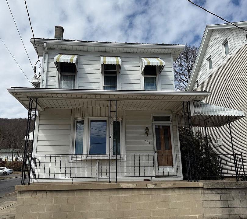 1st image of 701 E Grand Ave