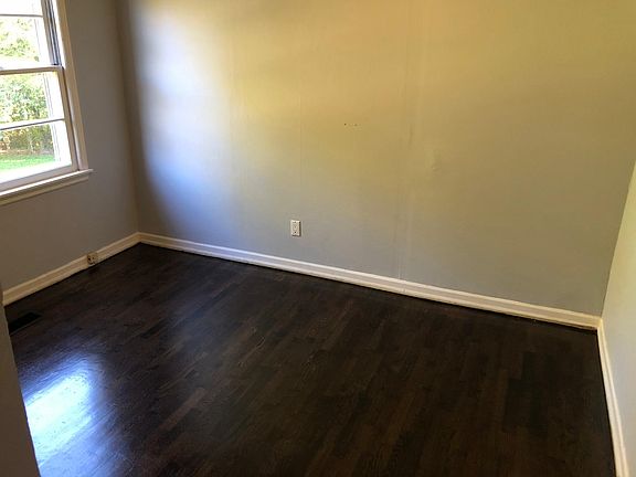2nd image of 264 Fairview Dr SE