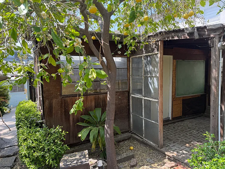 516 N Virgil Ave — Photo 28